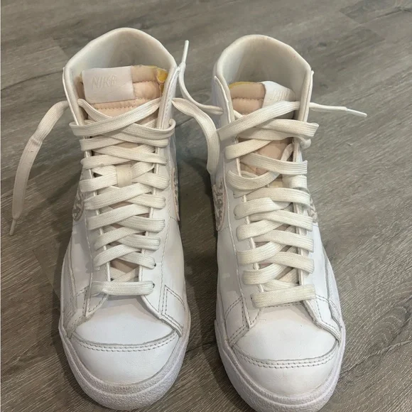 Nike Women’s Blazer Mid '77 Zebra Sneakers Size 8 - Picture 6 of 12